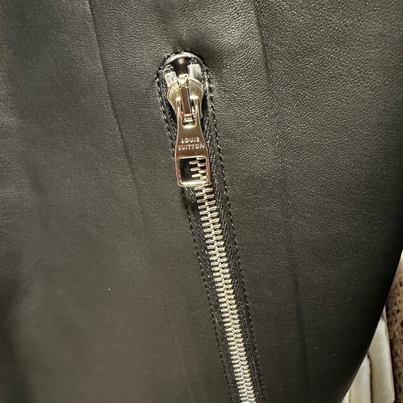 Louis Vuitton Mens Black Lambskin Leather Jacket Size 52. - Picture 4 of 15